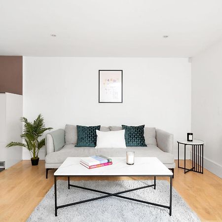 King'S Cross - 2Br With Terrace - Cityapartmentstay Londra Esterno foto